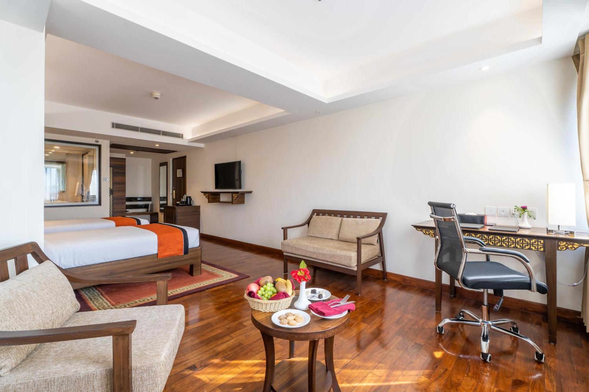 Ramada By Wyndham Kathmandu Dhumbarahi Hotel Ngoại thất bức ảnh