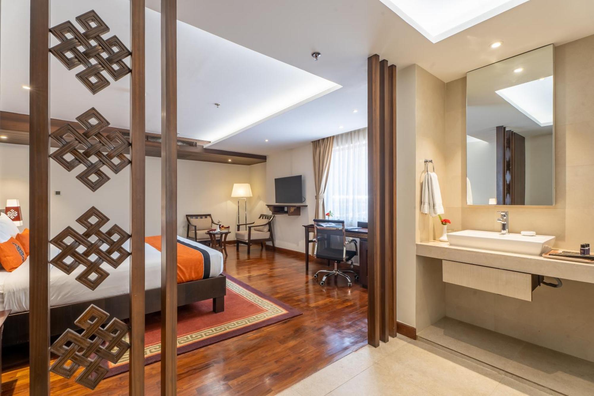 Ramada By Wyndham Kathmandu Dhumbarahi Hotel Ngoại thất bức ảnh