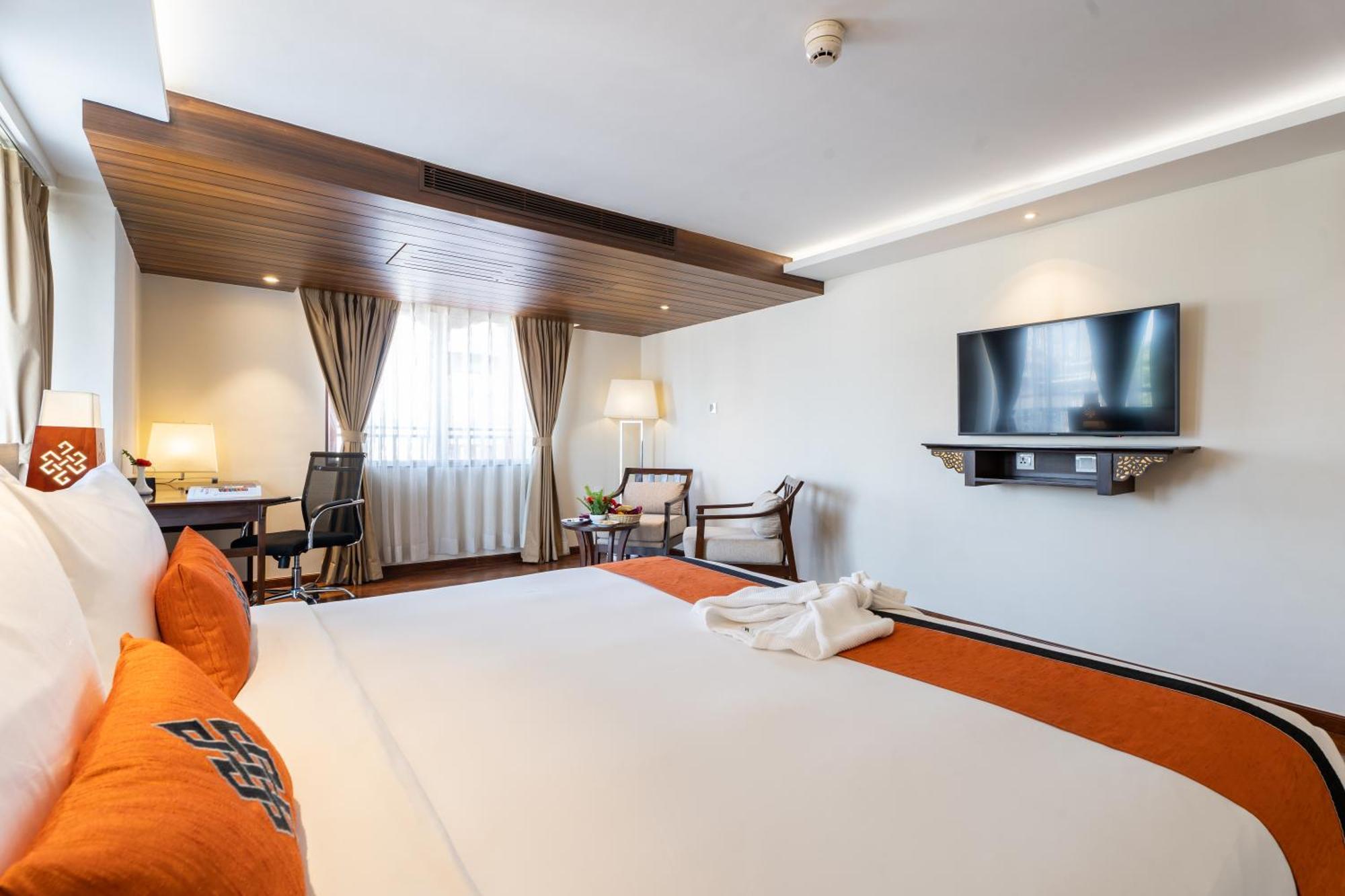 Ramada By Wyndham Kathmandu Dhumbarahi Hotel Ngoại thất bức ảnh