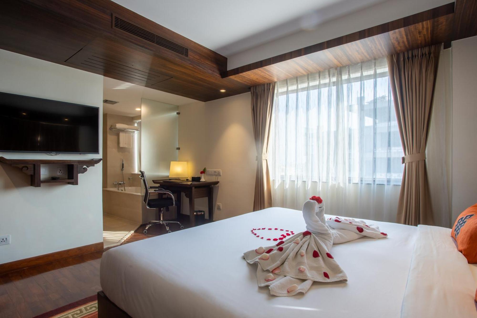 Ramada By Wyndham Kathmandu Dhumbarahi Hotel Ngoại thất bức ảnh