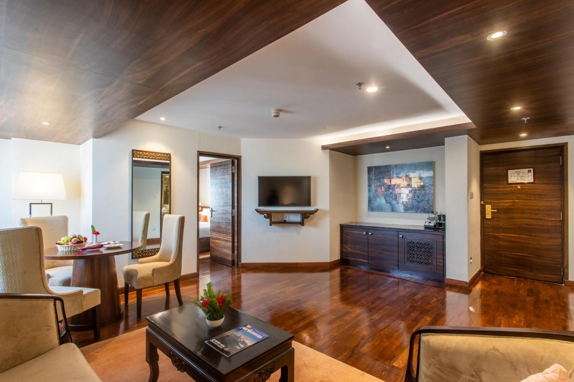 Ramada By Wyndham Kathmandu Dhumbarahi Hotel Ngoại thất bức ảnh