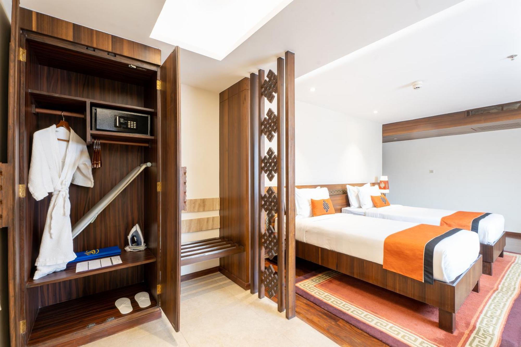 Ramada By Wyndham Kathmandu Dhumbarahi Hotel Ngoại thất bức ảnh