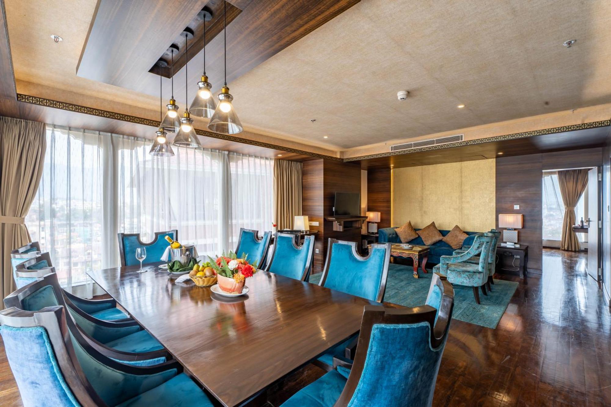 Ramada By Wyndham Kathmandu Dhumbarahi Hotel Ngoại thất bức ảnh