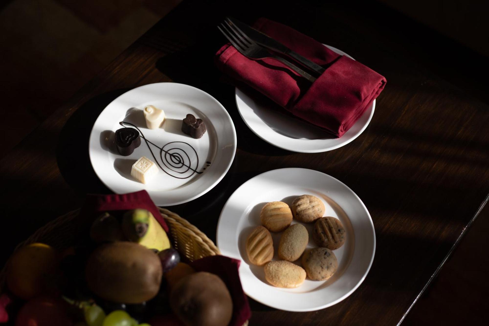 Ramada By Wyndham Kathmandu Dhumbarahi Hotel Ngoại thất bức ảnh