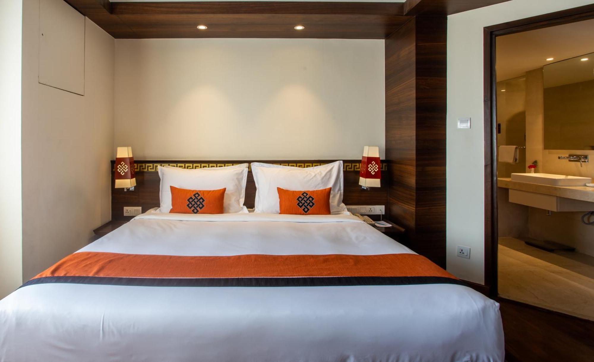 Ramada By Wyndham Kathmandu Dhumbarahi Hotel Ngoại thất bức ảnh