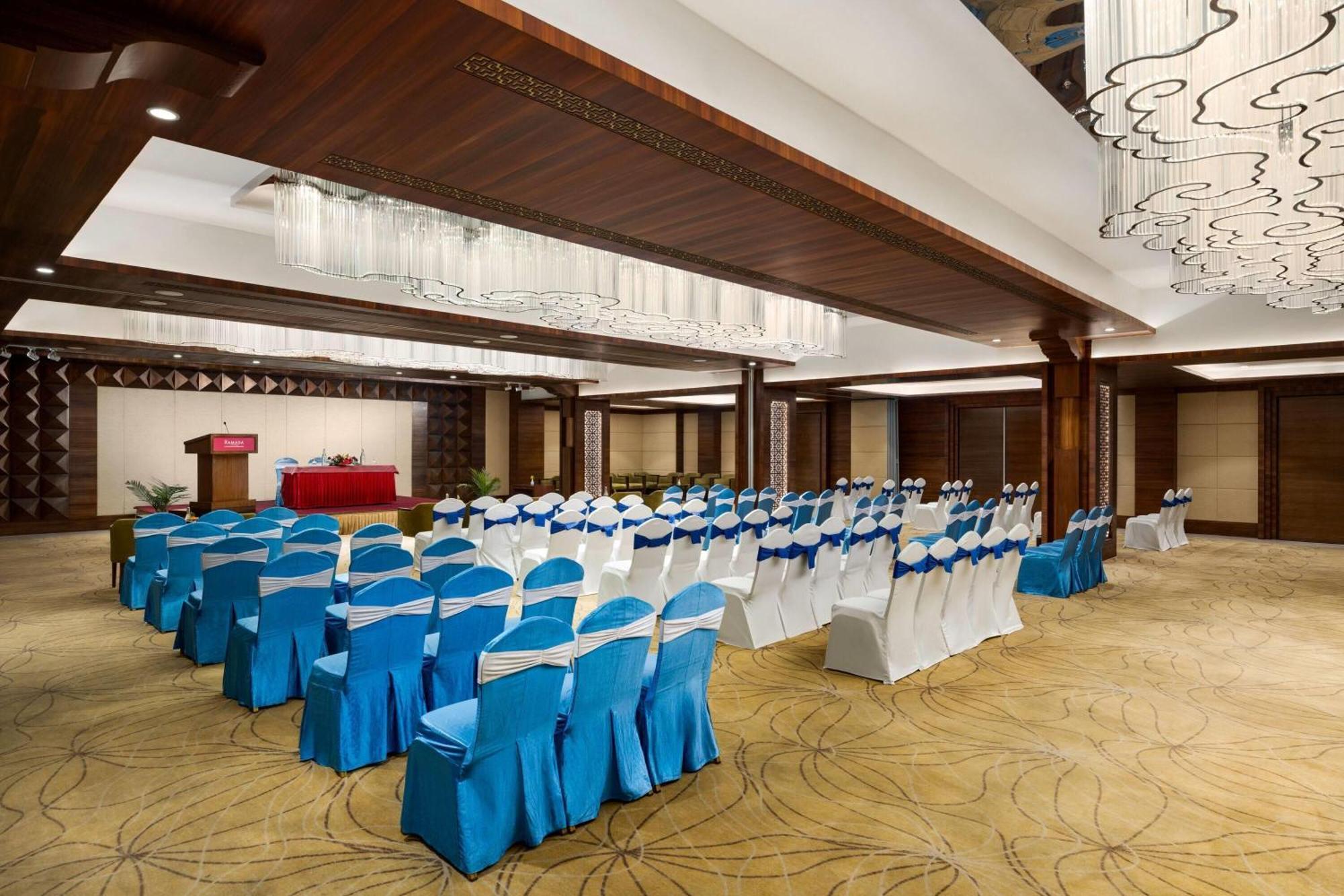 Ramada By Wyndham Kathmandu Dhumbarahi Hotel Ngoại thất bức ảnh