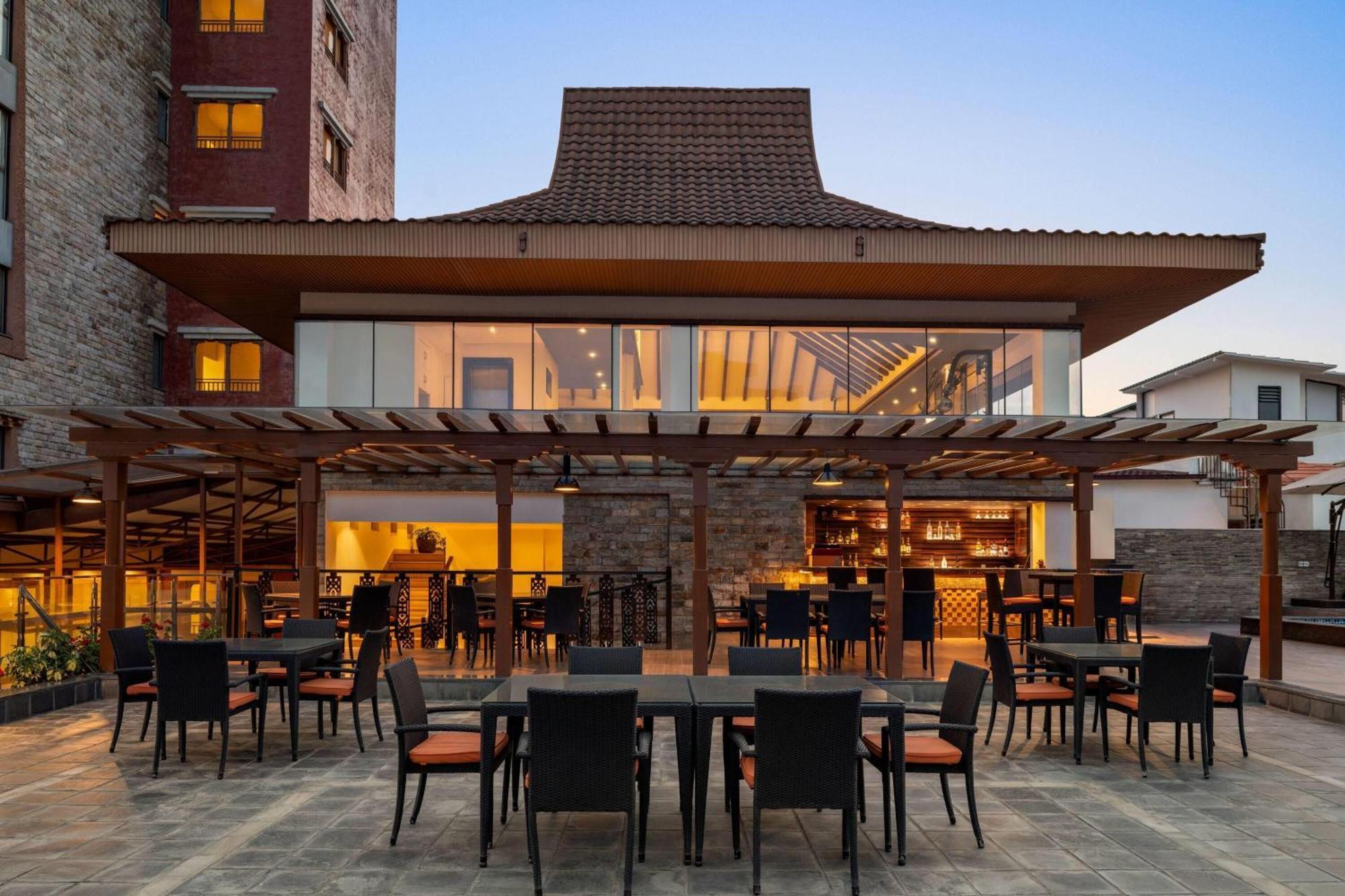 Ramada By Wyndham Kathmandu Dhumbarahi Hotel Ngoại thất bức ảnh
